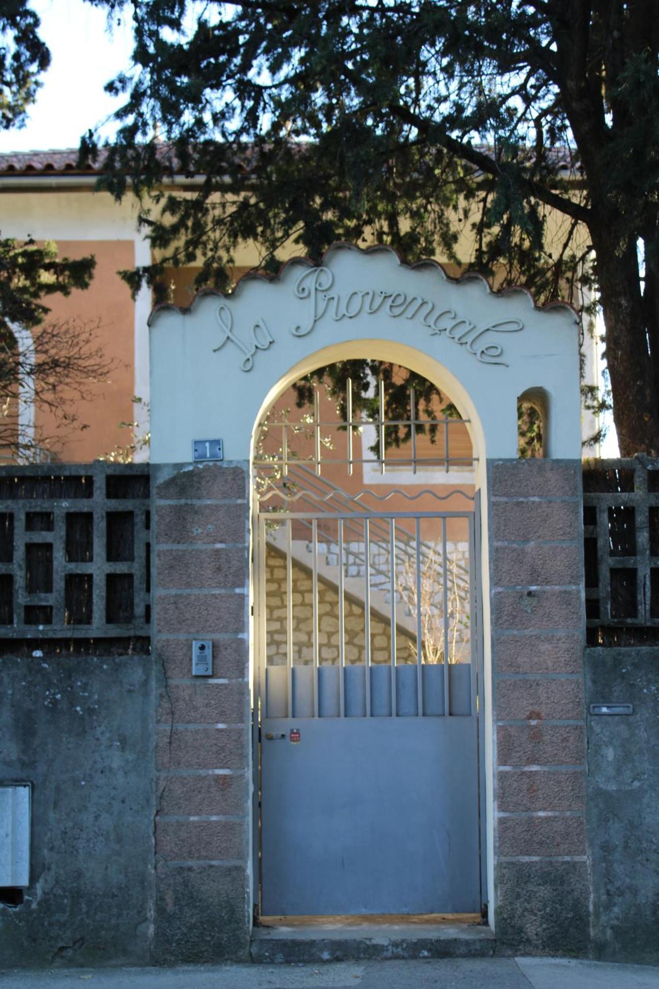 La Provencale Apartment Uzes Exterior photo