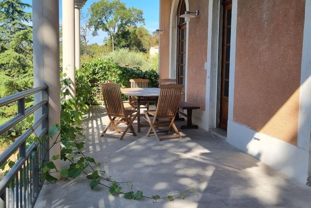 La Provencale Apartment Uzes Exterior photo